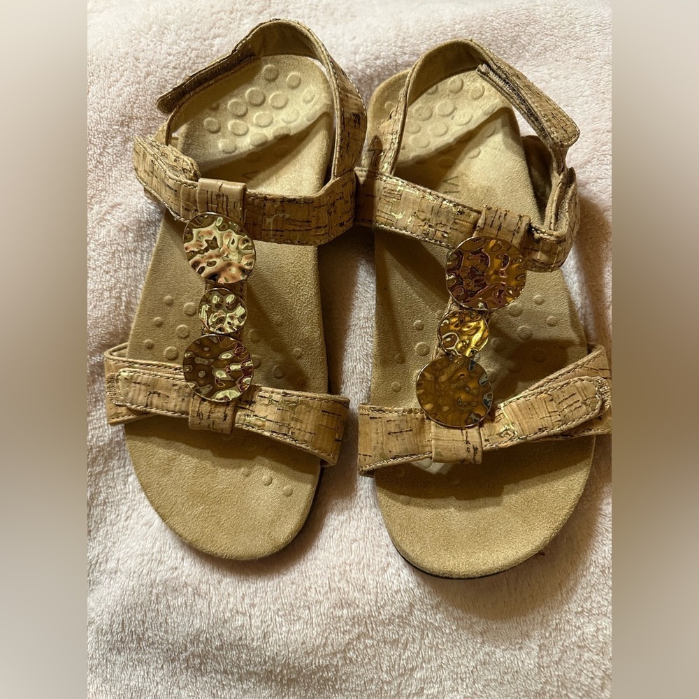 Vionic Farra Gold Metallic Adjustable Comfort Flat Strappy Sandals Cork Sz 6 NEW